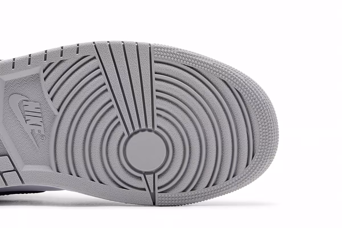 Air Jordan 1 Mid Barons, view 6