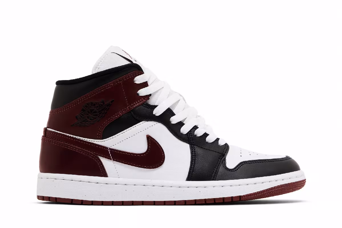 Air Jordan 1 Mid SE Dark Pony, view 2