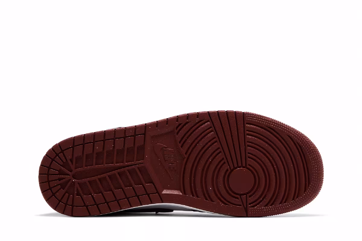 Air Jordan 1 Mid SE Dark Pony, view 5