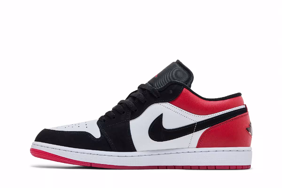 Air Jordan 1 Low SE Black Toe, view 4