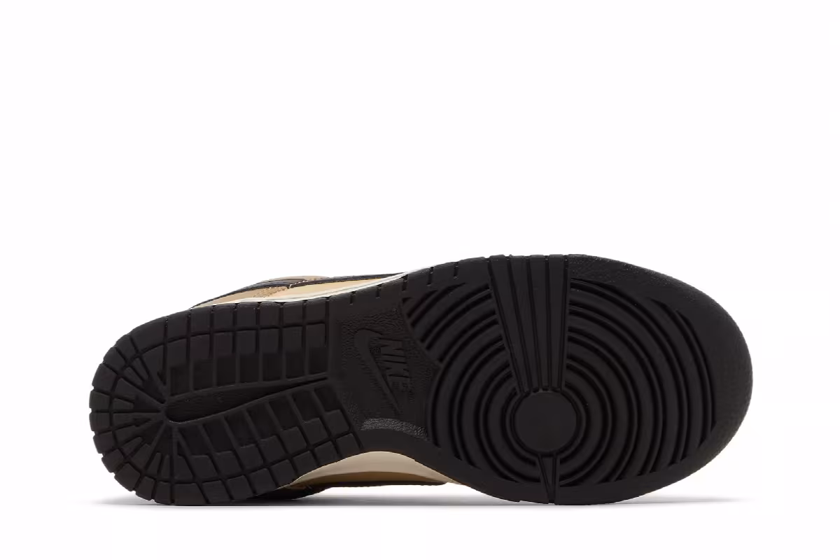 Nike Women's Dunk Low Dark Driftwood, view 5