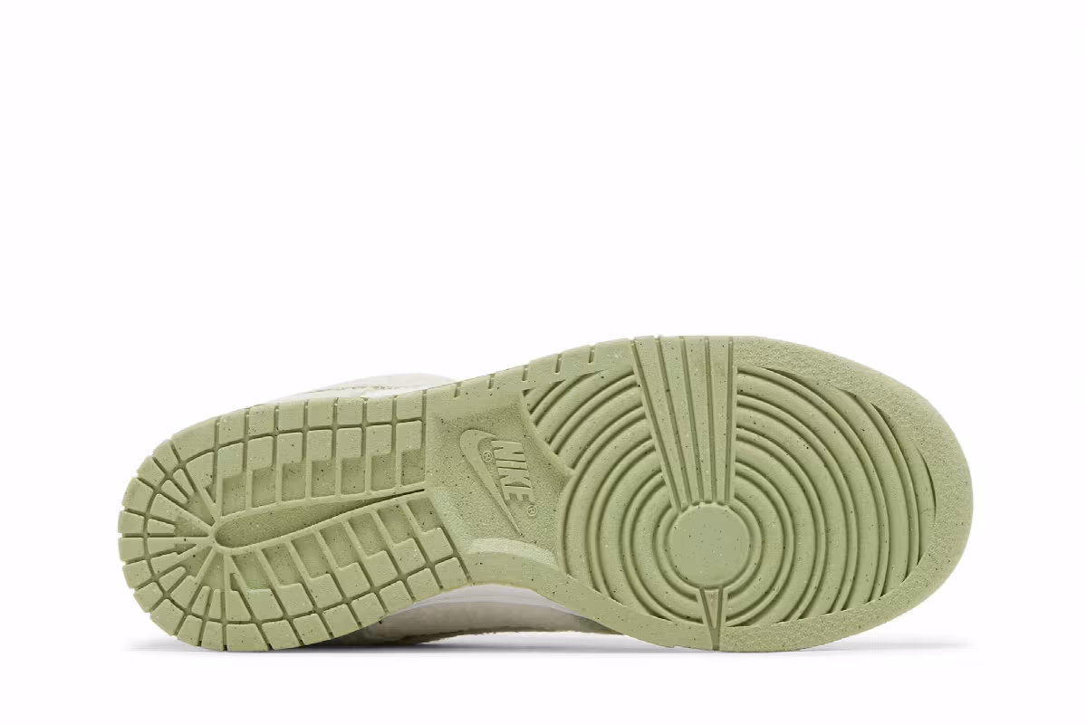 Nike Women's Dunk Low SE Fleece - Honeydew, view 5