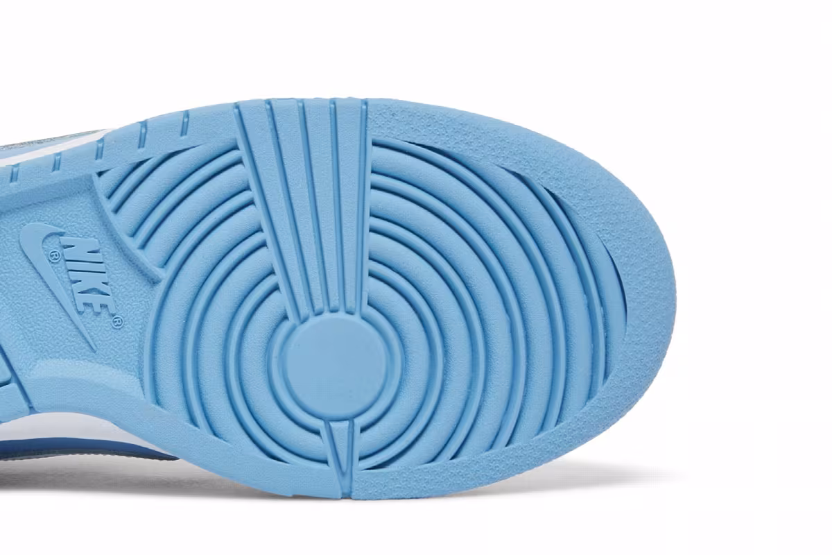 Nike Women's Dunk Low Reverse UNC, view 6