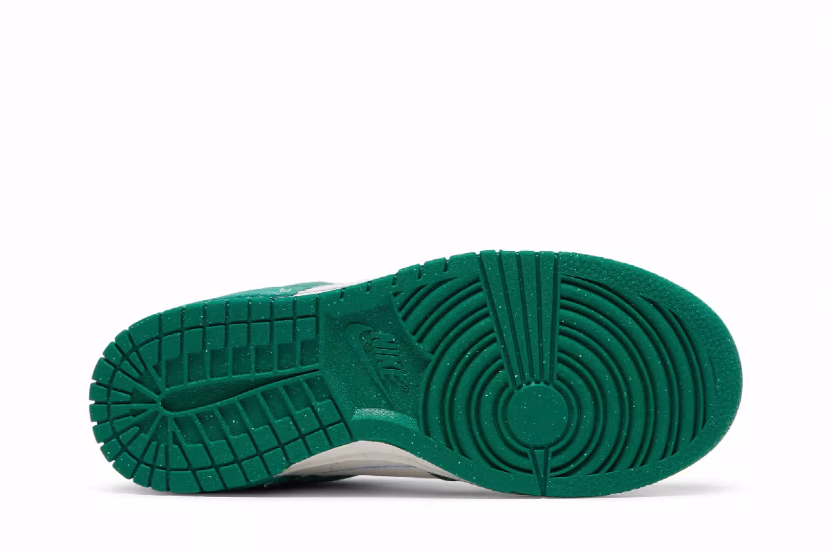 Nike Women's Dunk Low Disrupt 2 Malachite, view 5