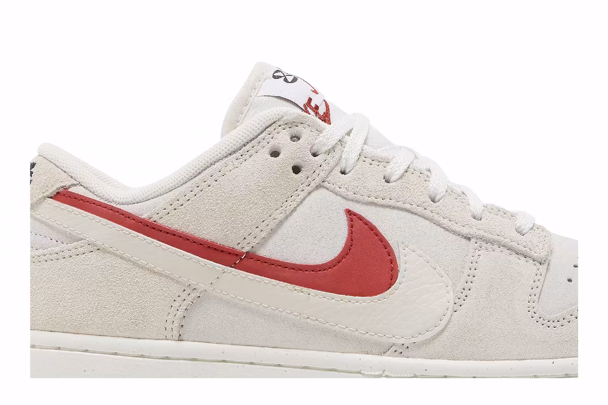 Nike Women's Dunk Low SE 85, view 3