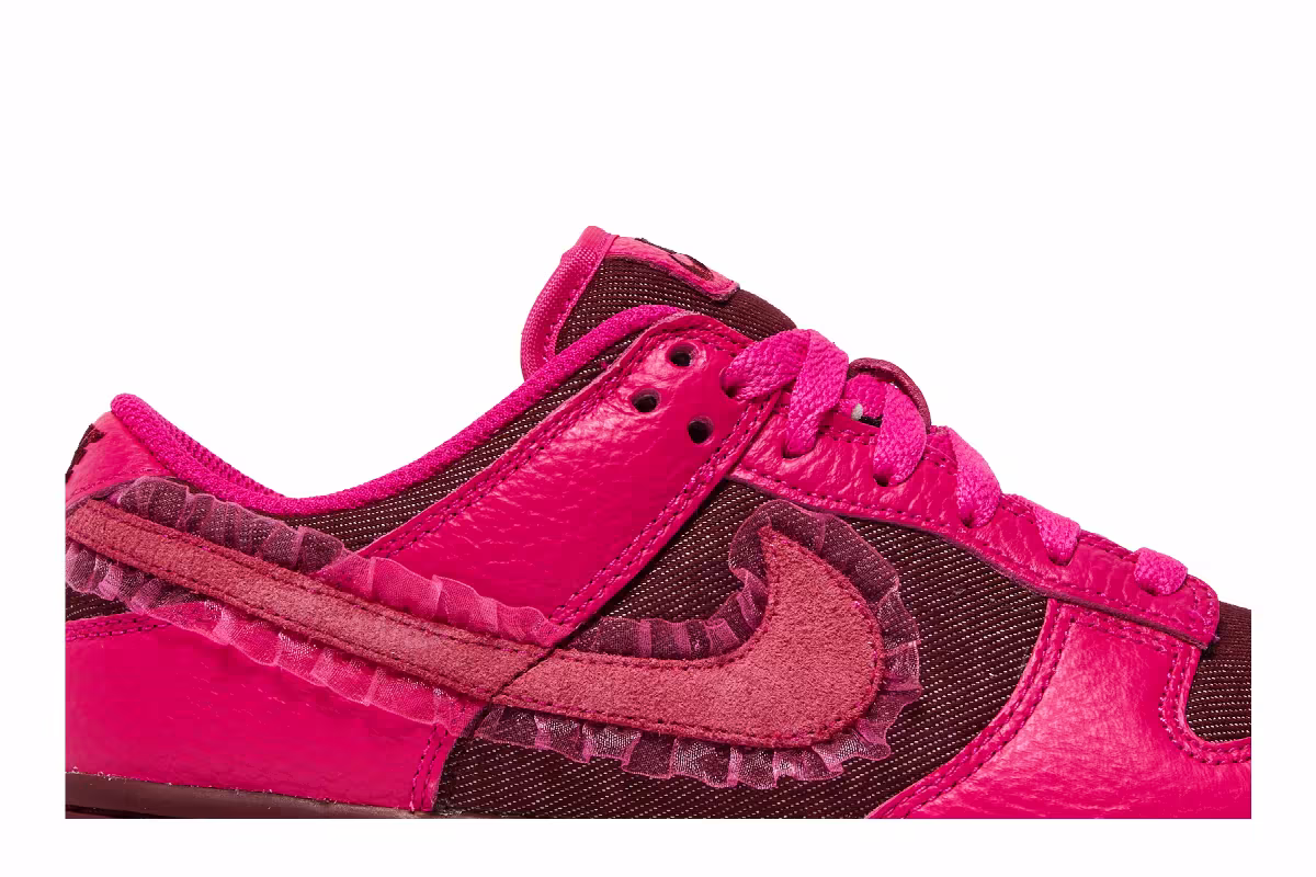 Nike Women's Dunk Low Valentine's Day, view 3