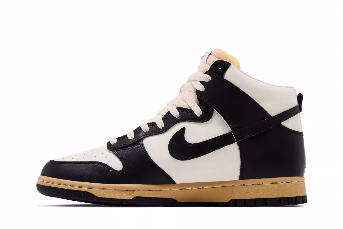 Nike Women's Dunk High SE Vintage Panda, view 4
