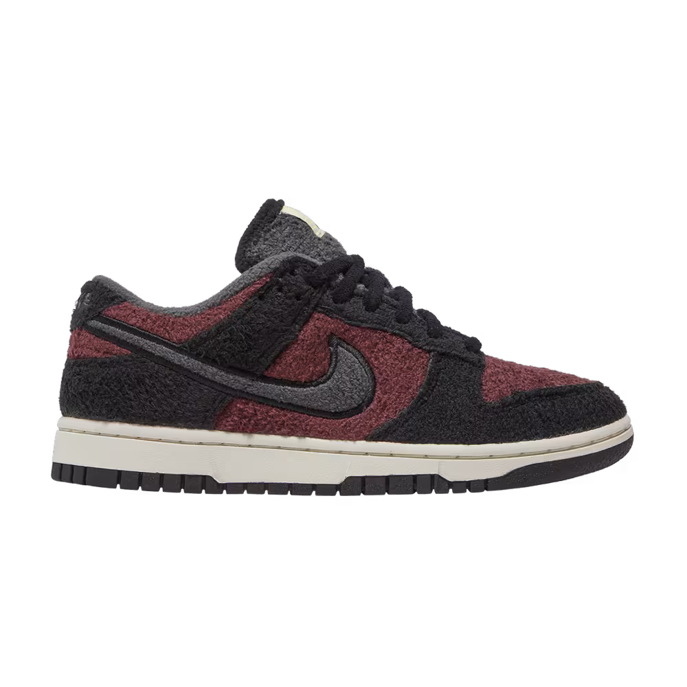 Nike Women's Dunk Low SE Fleece - Burgundy Crush