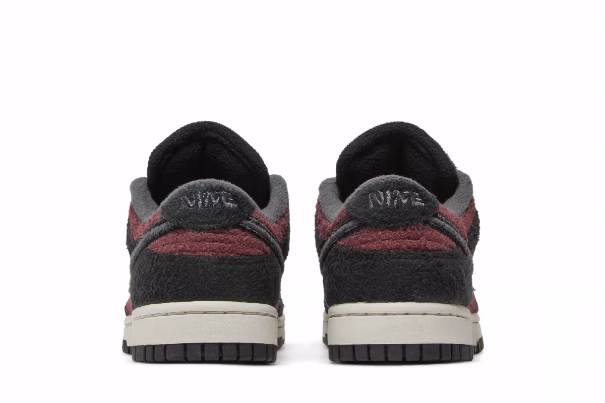 Nike Women's Dunk Low SE Fleece - Burgundy Crush, view 7
