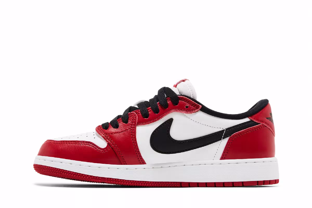 Air Jordan 1 Low OG GS Chicago 2025, view 4