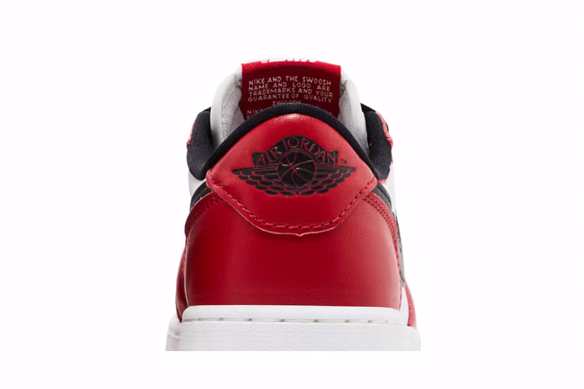 Air Jordan 1 Low OG GS Chicago 2025, view 8