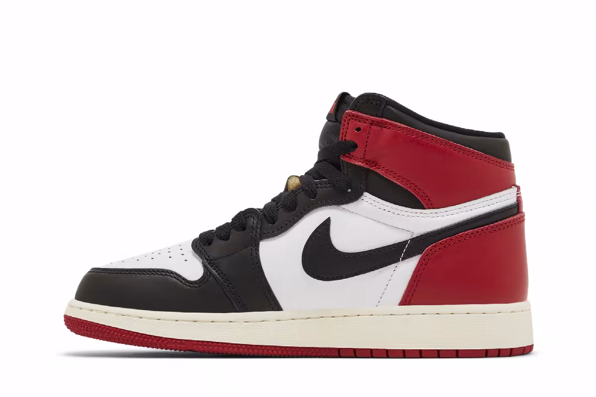 Air Jordan 1 High OG GS Black Toe Reimagined, view 4