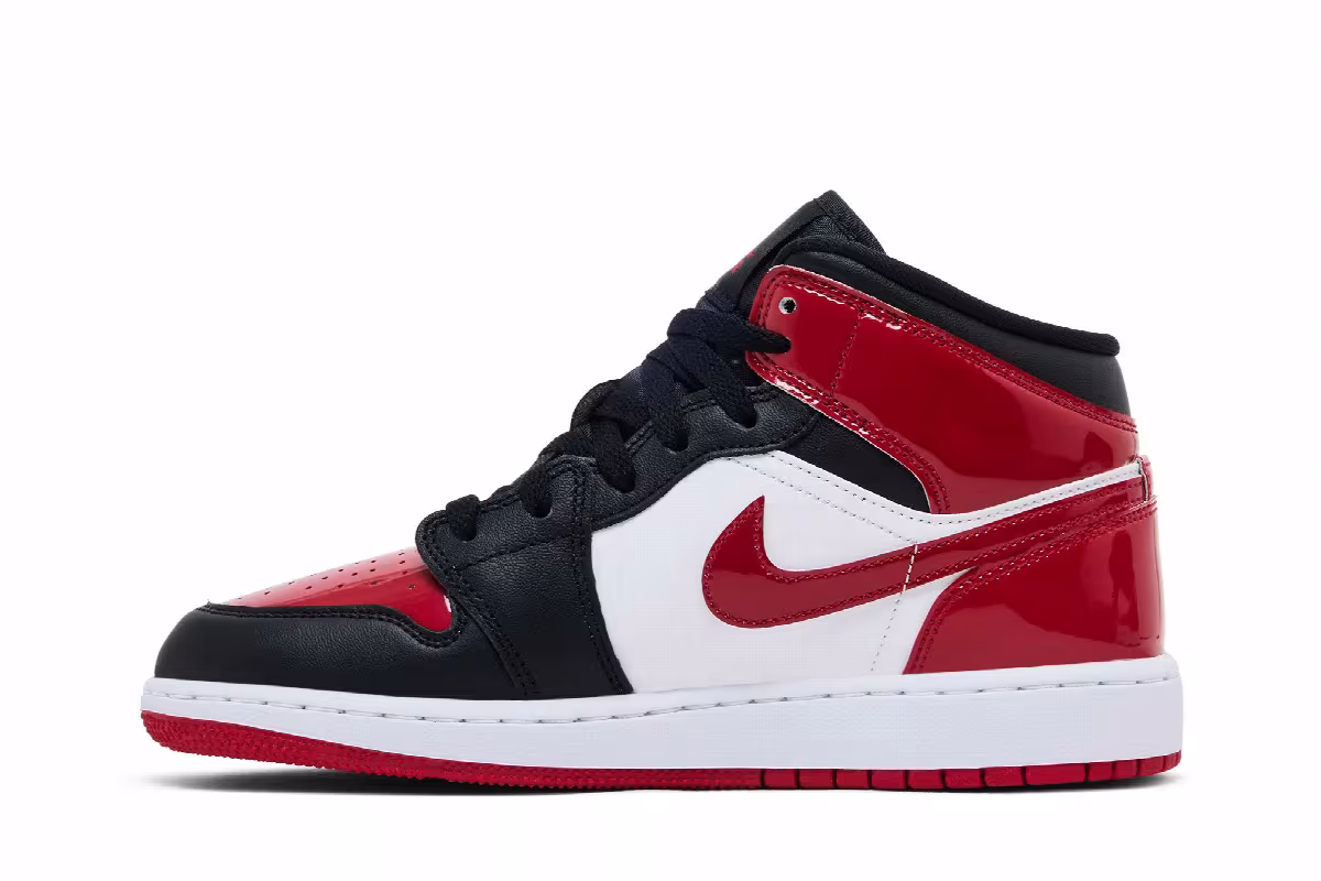 Air Jordan 1 Mid SE GS Patent Bred Toe, view 4