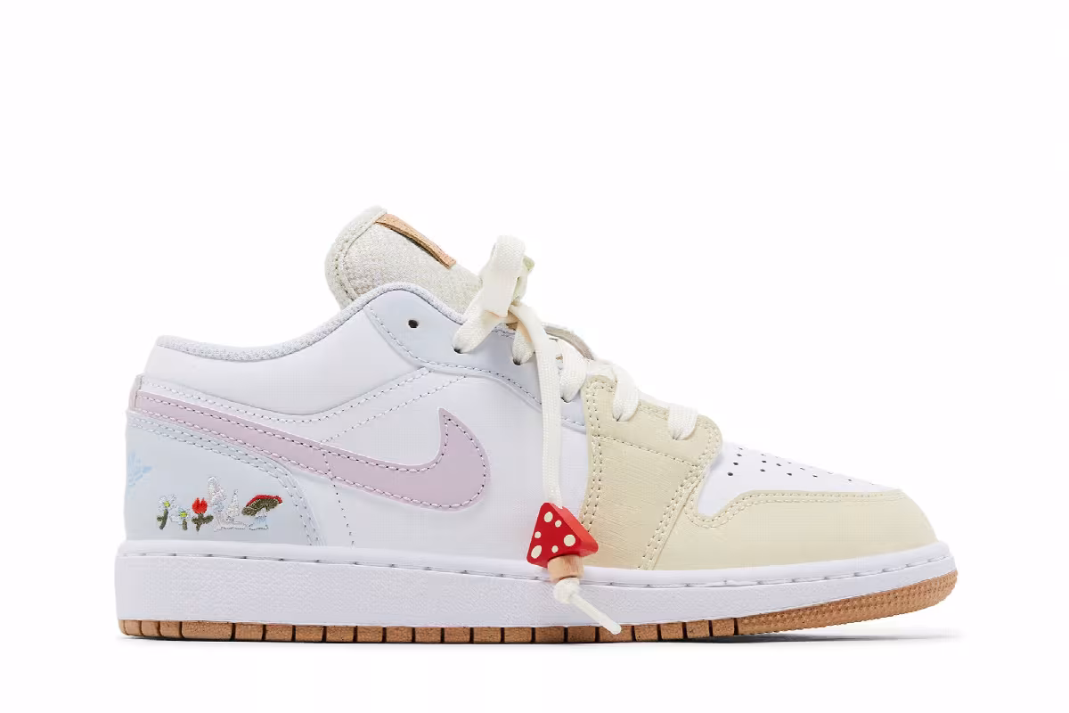 Air Jordan 1 Low GS Mushroom, view 2