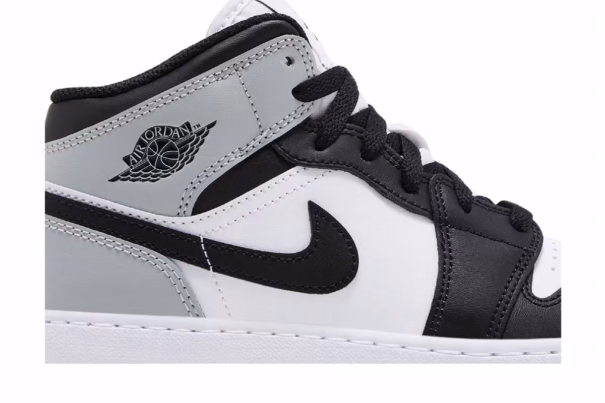 Air Jordan 1 Mid GS Barons, view 3