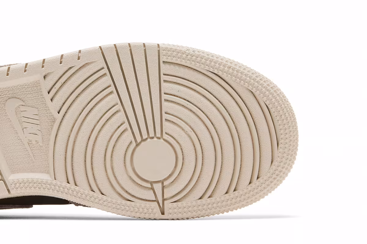 Air Jordan 1 Low SE GS Medium Olive Sail, view 6