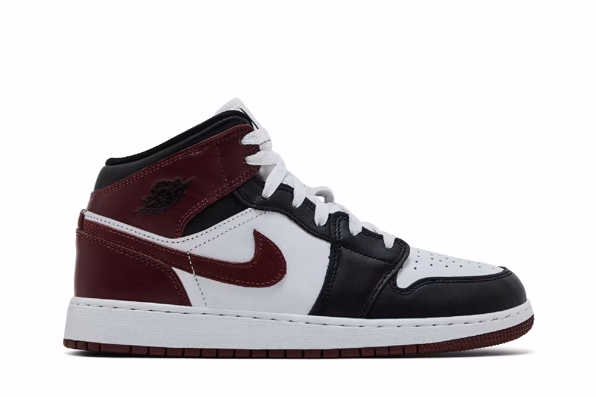 Air Jordan 1 Mid SE GS Dark Pony, view 2