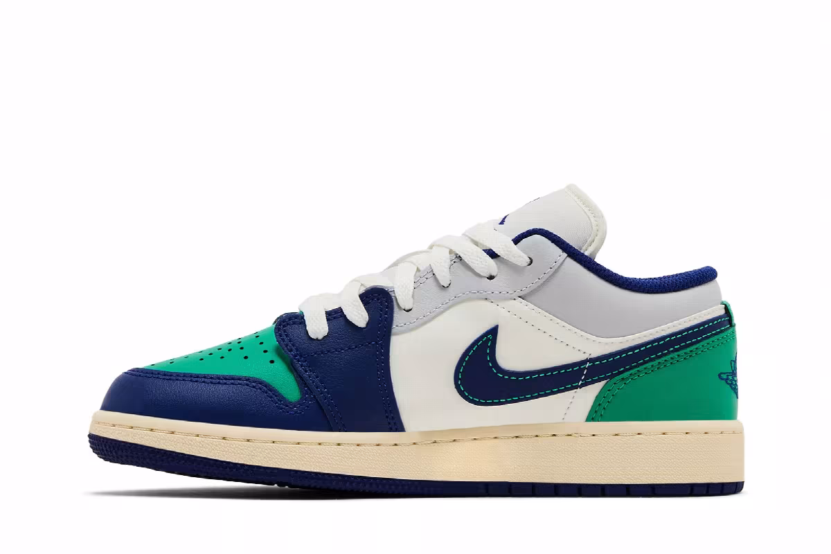 Air Jordan 1 Low GS Rare Air, view 4