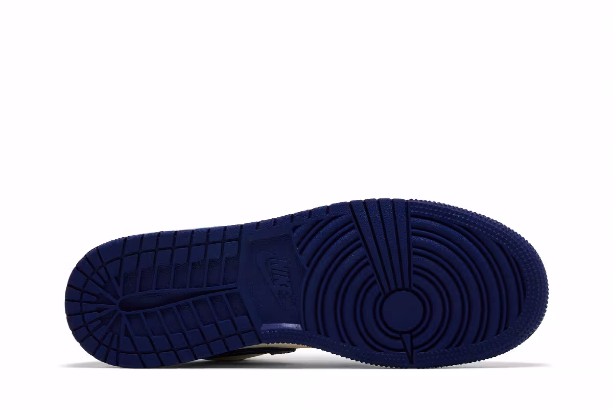 Air Jordan 1 Low GS Rare Air, view 5