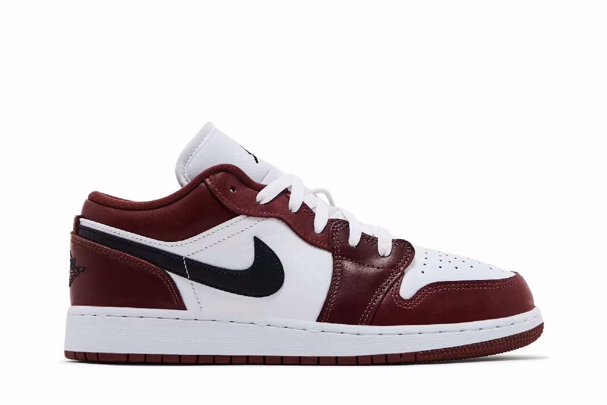 Air Jordan 1 Low GS Dark Pony, view 2