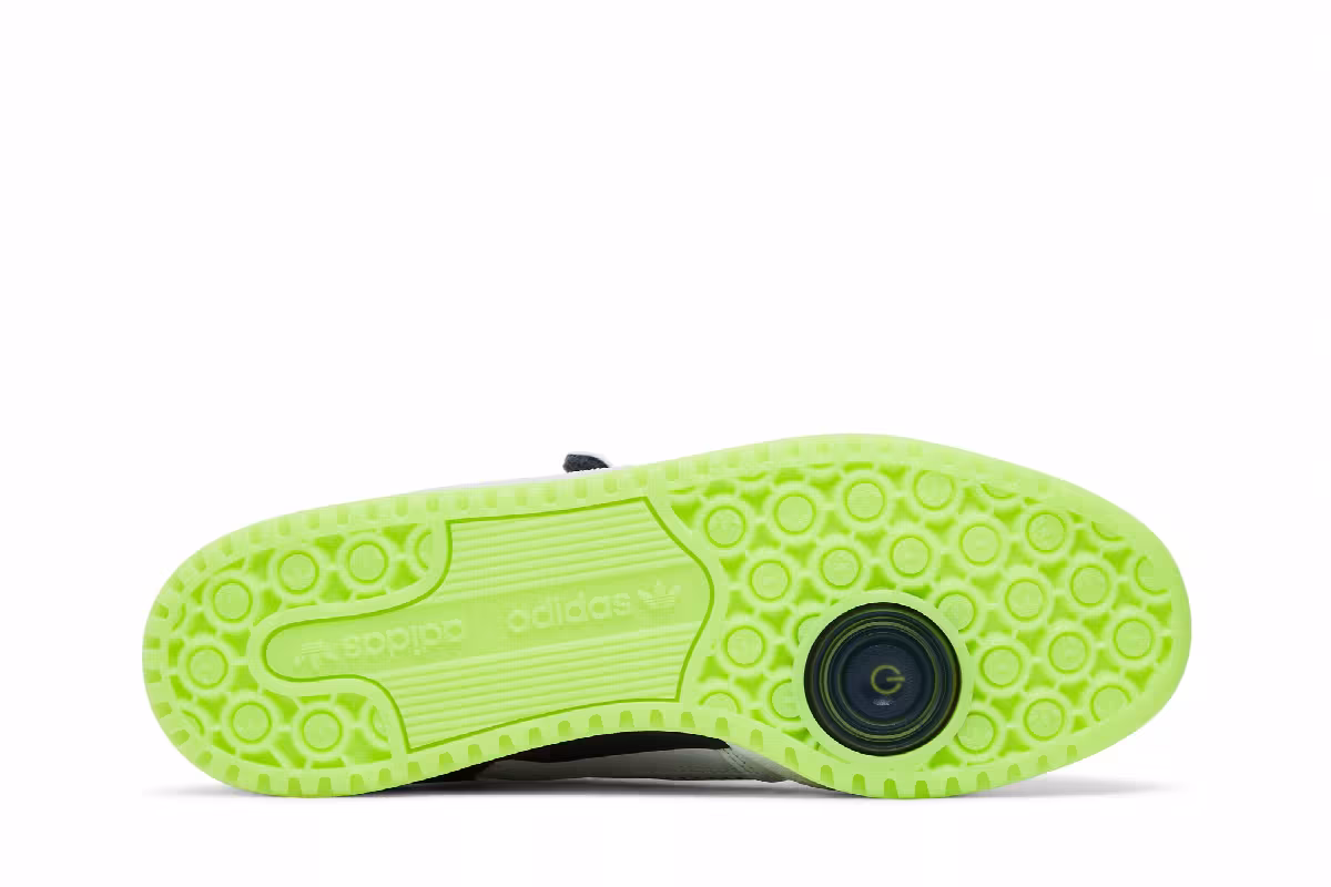 Xbox 360 x adidas Forum Mid 20th Anniversary, view 5