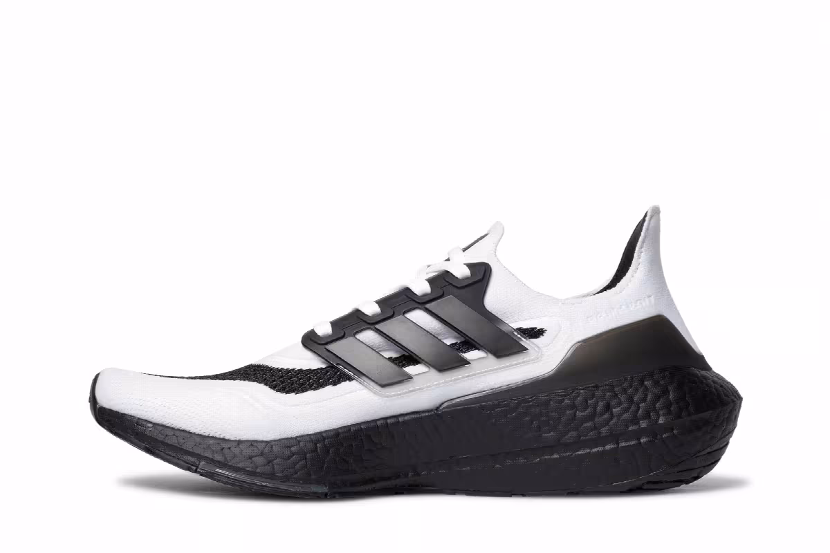 adidas UltraBoost 21 Oreo, view 4