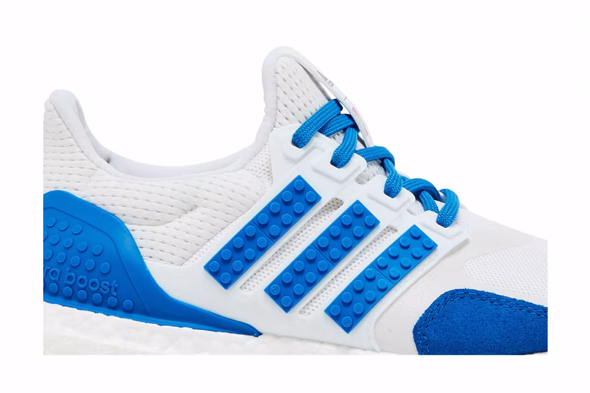 LEGO x adidas UltraBoost 21 J Color Pack - Shock Blue, view 3