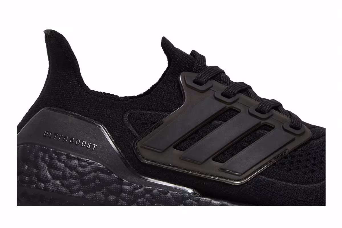 adidas UltraBoost 21 J Triple Black, view 3