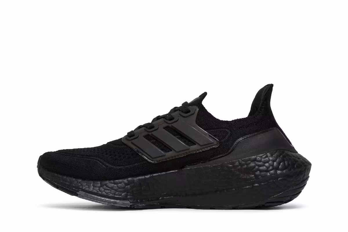 adidas UltraBoost 21 J Triple Black, view 4
