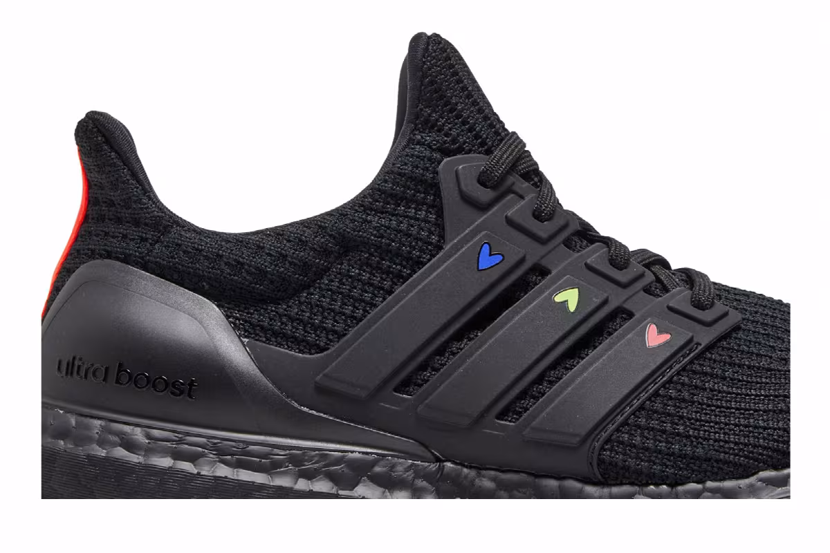Adidas UltraBoost 4.0 DNA Black Hearts, view 3