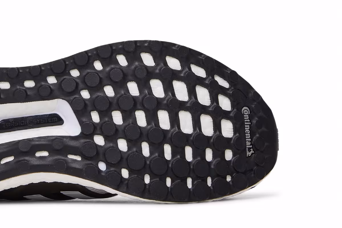 Marimekko x adidas Women's UltraBoost DNA Räsymatto Dot, view 6