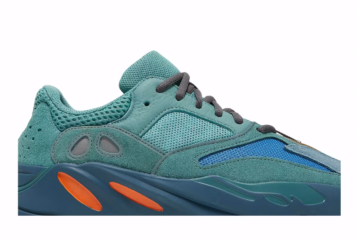 adidas Yeezy Boost 700 Faded Azure, view 3