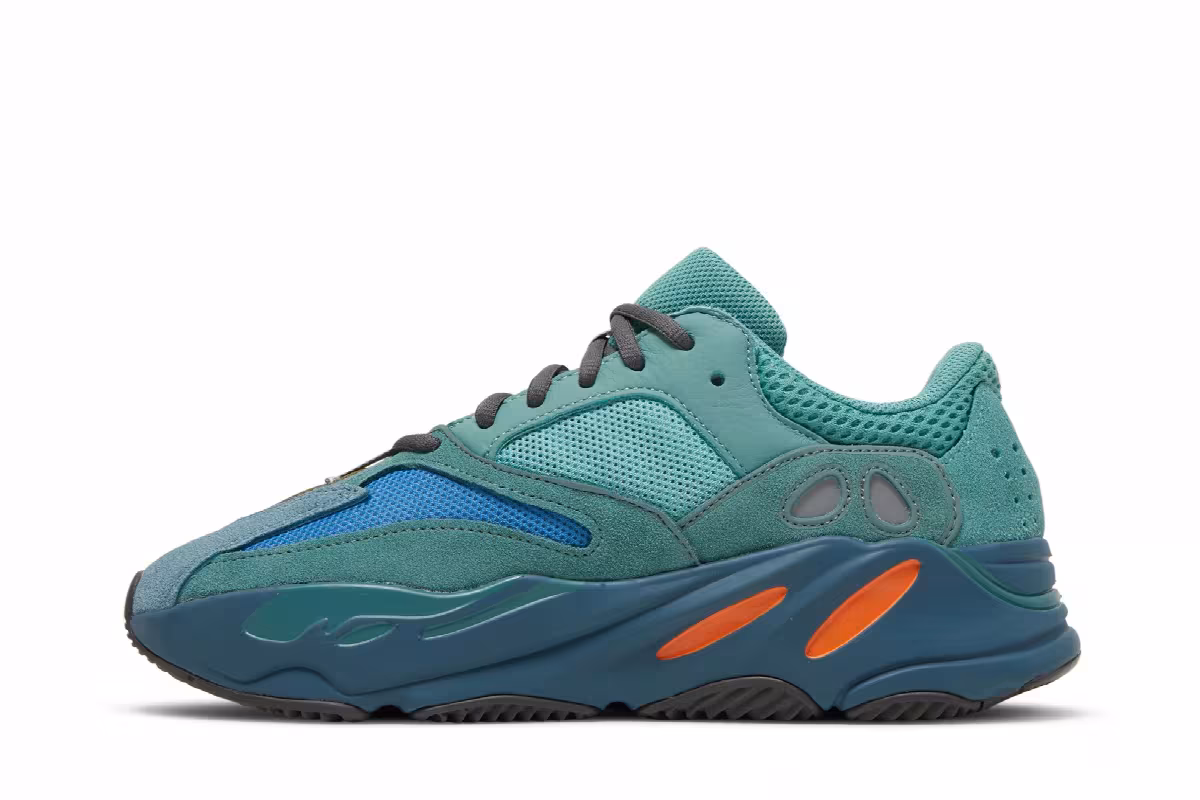 adidas Yeezy Boost 700 Faded Azure, view 4