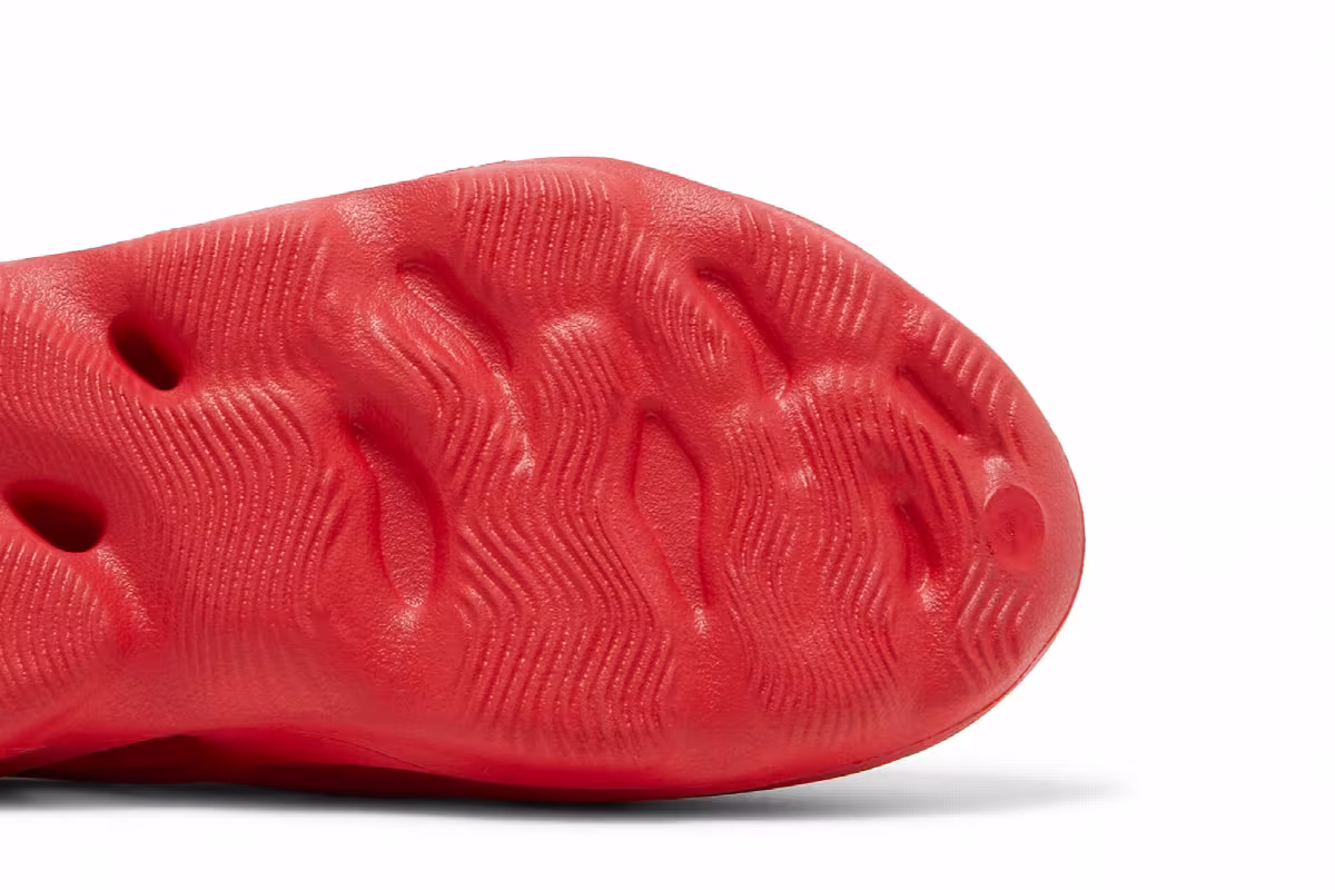adidas Yeezy Foam Runner Kids Vermilion, view 6