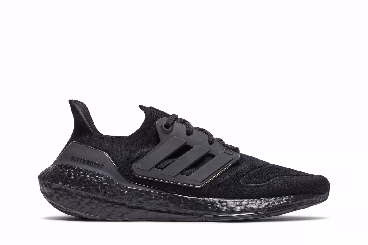 adidas UltraBoost 22 Triple Black, view 2
