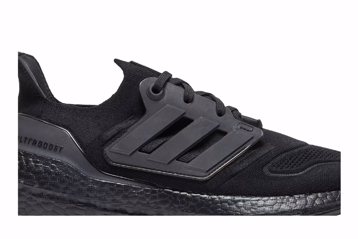 adidas UltraBoost 22 Triple Black, view 3
