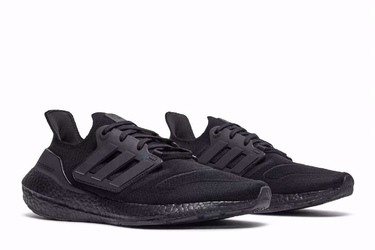 adidas UltraBoost 22 Triple Black, view 9