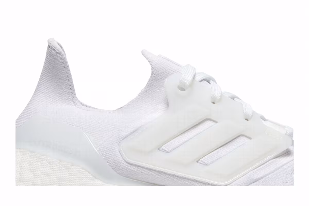 adidas UltraBoost 22 Cloud White, view 3