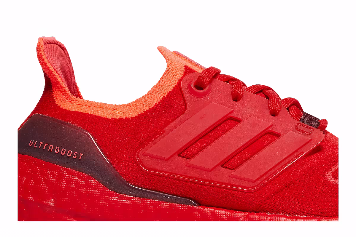 adidas UltraBoost 22 Vivid Red, view 3