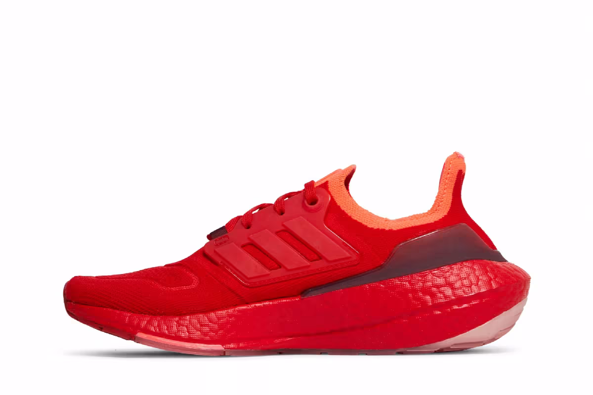 adidas UltraBoost 22 Vivid Red, view 4