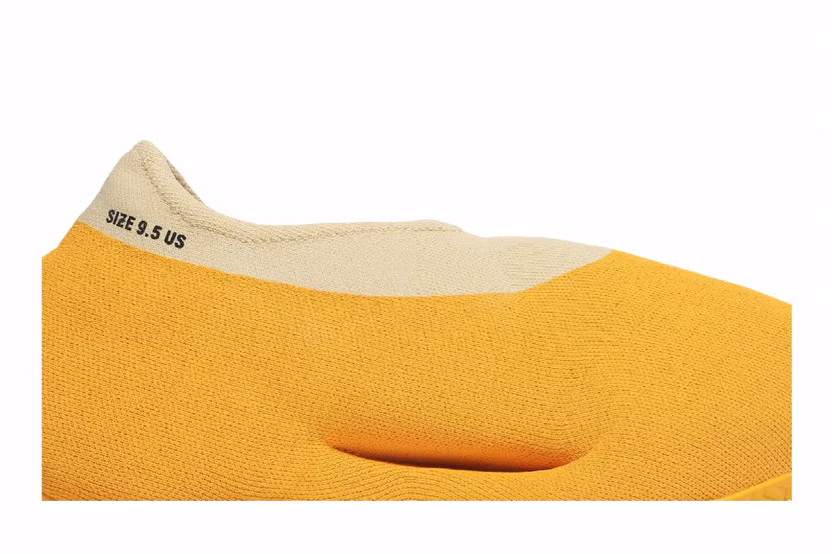 adidas Yeezy Knit Runner Sulfur, view 3