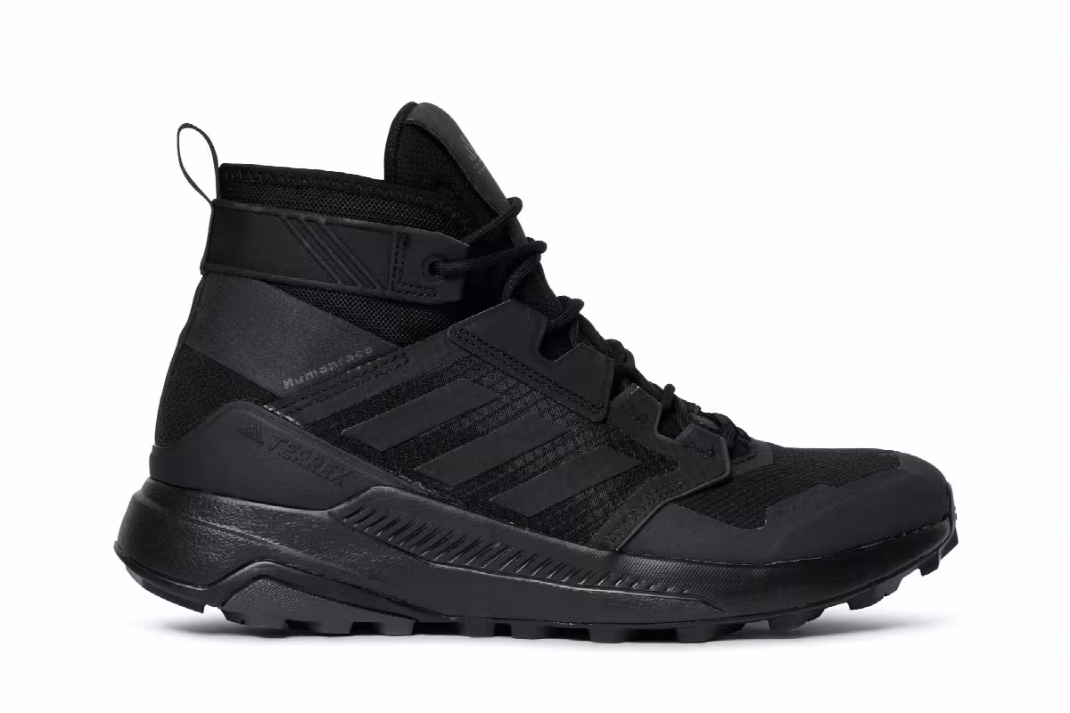 Pharrell x adidas Terrex Trailmaker Mid GTX Triple Black, view 2