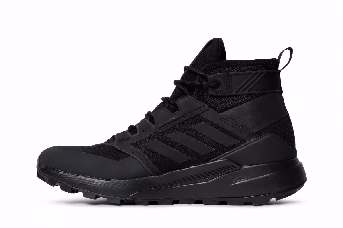 Pharrell x adidas Terrex Trailmaker Mid GTX Triple Black, view 4