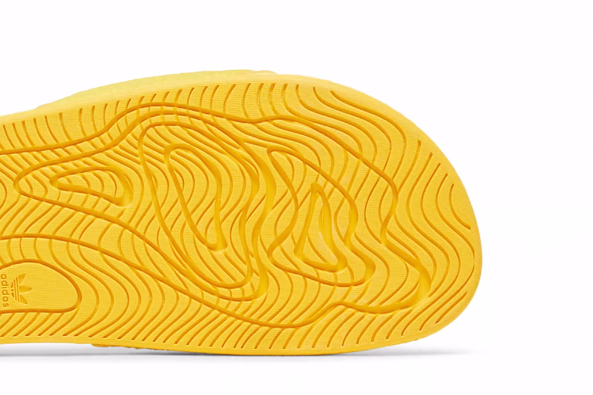 Pharrell x adidas Chancletas Hu Slides Bold Gold, view 6