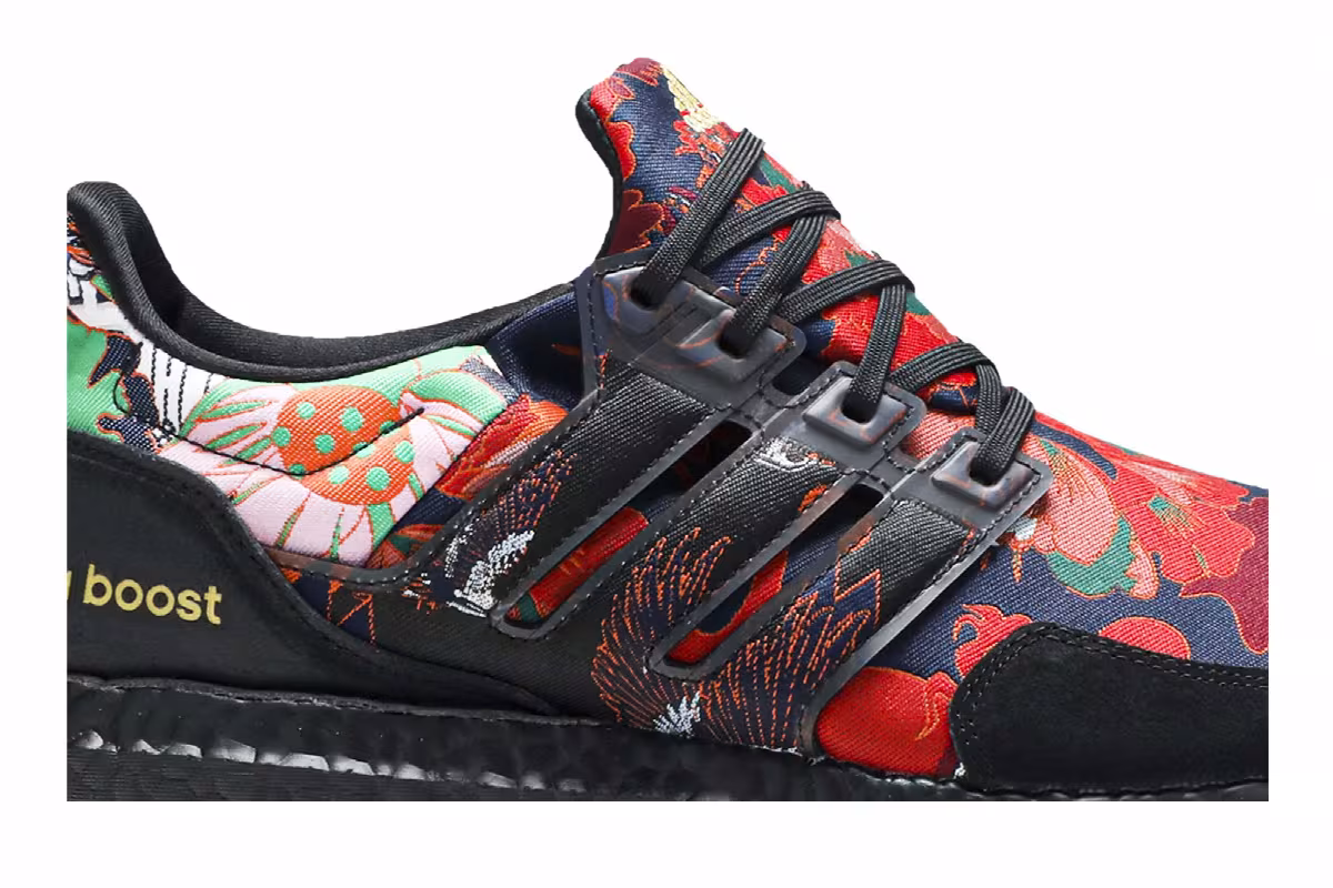 adidas UltraBoost DNA Floral, view 3