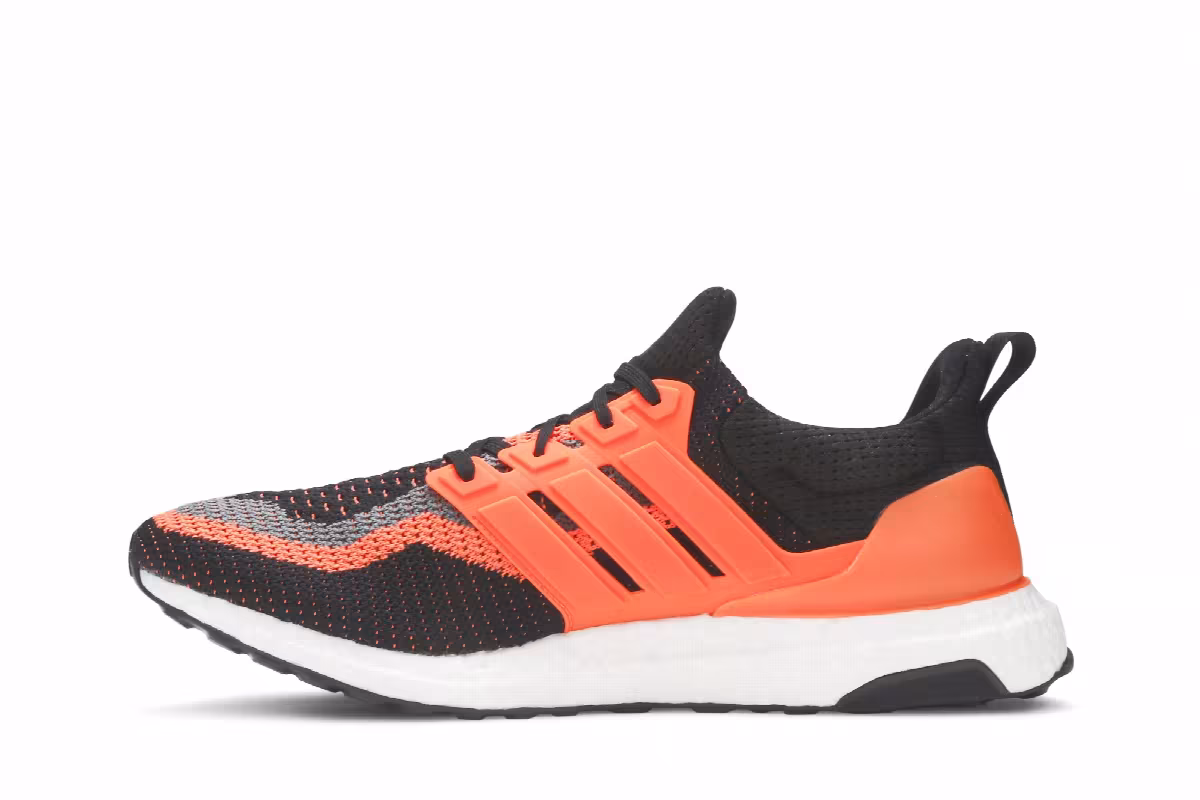 Juventus FC x adidas UltraBoost DNA Football Pack, view 4