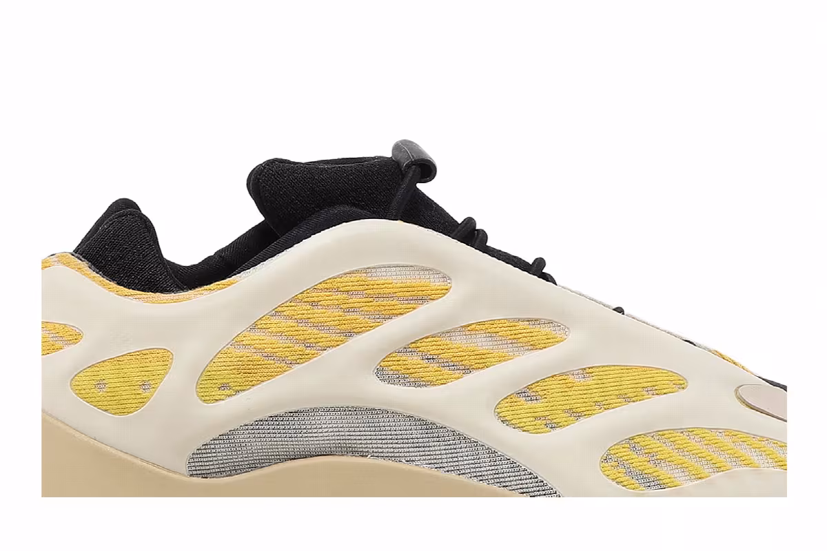 adidas Yeezy 700 V3 Kids Safflower, view 3