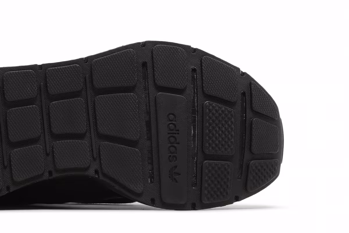 adidas Swift Run X J Triple Black, view 6