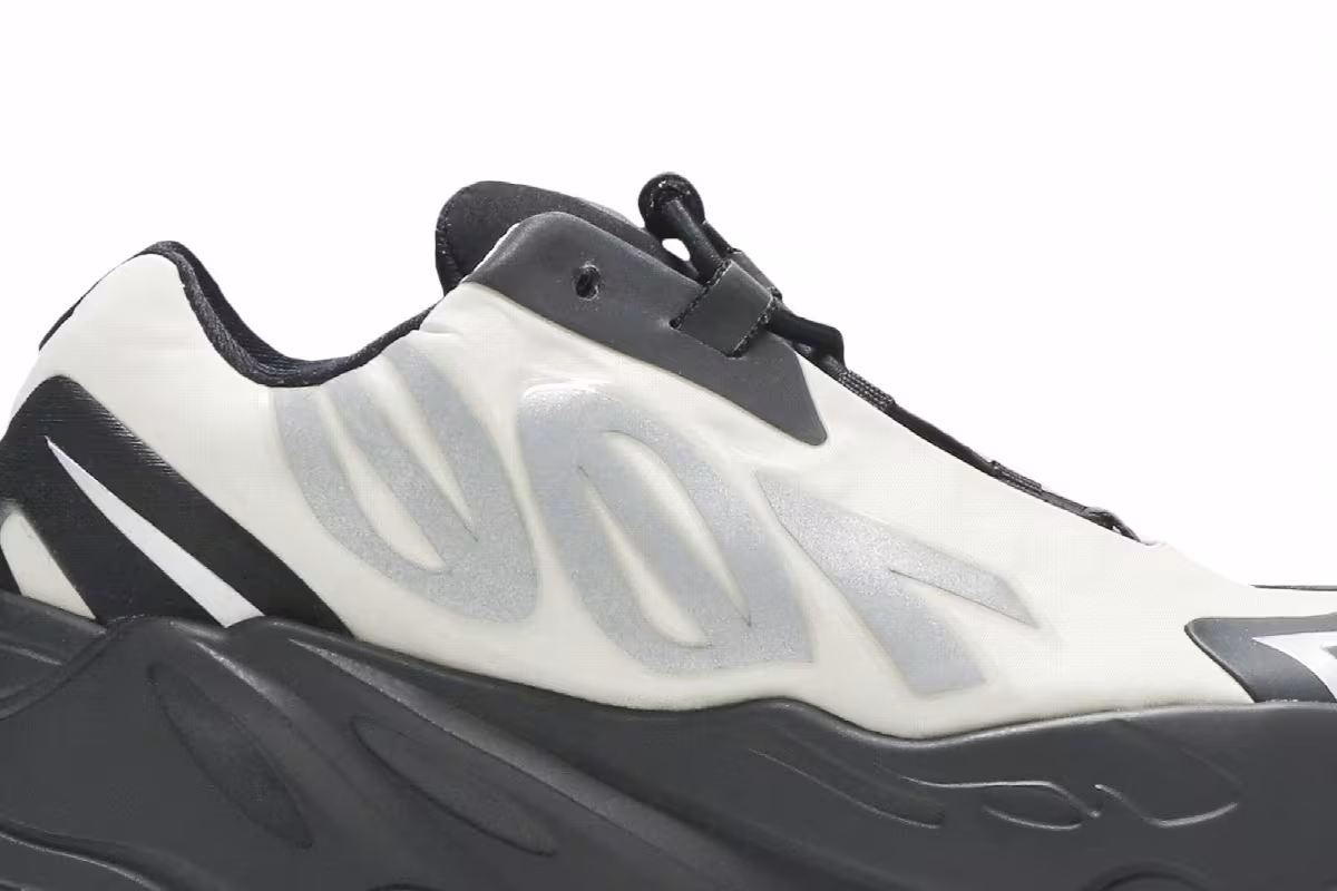 adidas Yeezy Boost 700 MNVN Infants Bone, view 3
