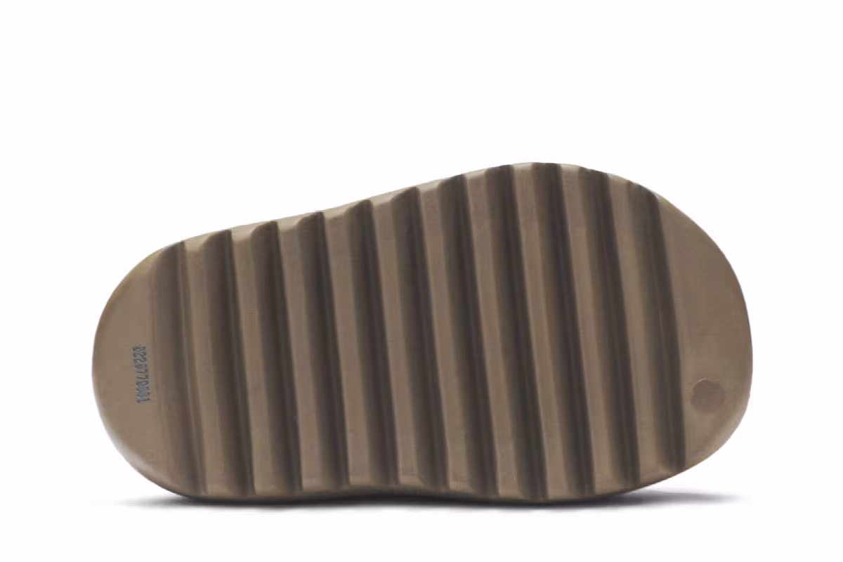 adidas Yeezy Slides Kids Earth Brown, view 5